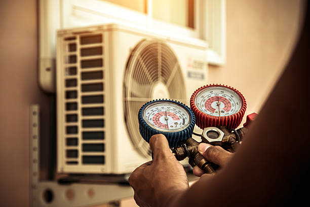 Professional Ac Installation technician working in Sea Cliff, NY